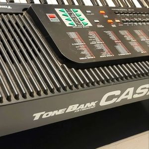Casio CT-670 portable keyboard